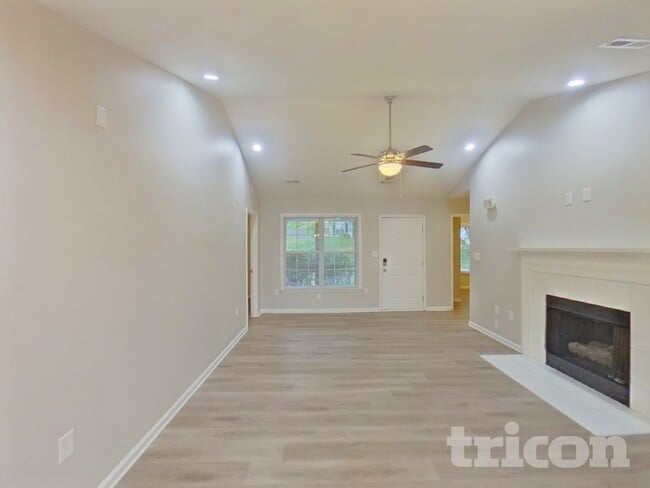 140 Diamond Dr in Mooresville, NC - Building Photo - Building Photo