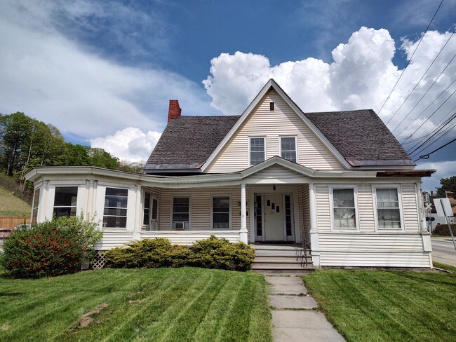 108 S Main St, Unit #2 in Barre, VT - Building Photo - Building Photo