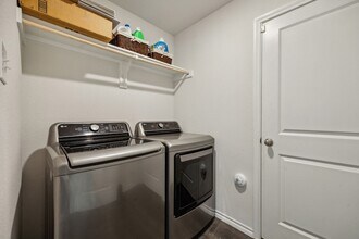 2127 Ocelot St in Crandall, TX - Foto de edificio - Building Photo