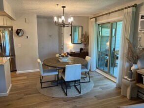 2100 Ridge Dr in Minneapolis, MN - Building Photo - Building Photo