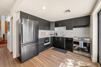 385 W Pierson St in Phoenix, AZ - Foto de edificio - Building Photo