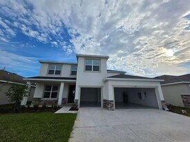 2212 Sienna Spruce St in Wesley Chapel, FL - Building Photo
