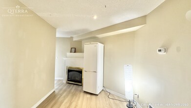 459 Beechwood Pl in Waterloo, ON - Building Photo - Building Photo