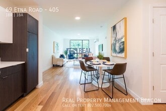 Treetops in Lebanon, NH - Foto de edificio - Building Photo