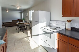 275 Hillside Dr in Pleasant Hill, IA - Building Photo - Building Photo