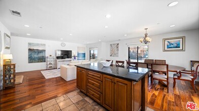 1146 Hacienda Pl in West Hollywood, CA - Building Photo - Building Photo