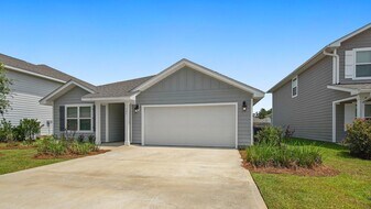 345 This Way in Freeport, FL - Building Photo