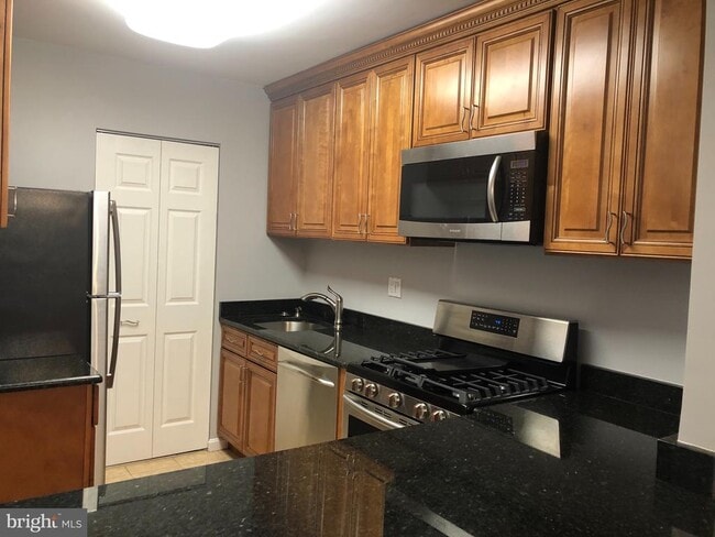 property at 5817 Cove Landing Rd