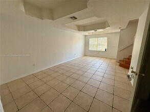 8424 NW 139th Terrace in Miami Lakes, FL - Building Photo - Building Photo