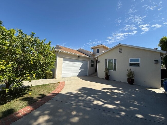 5906 Graves Ave in Los Angeles, CA - Foto de edificio - Building Photo