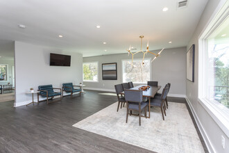 The Hills at East Cobb in Marietta, GA - Foto de edificio - Interior Photo