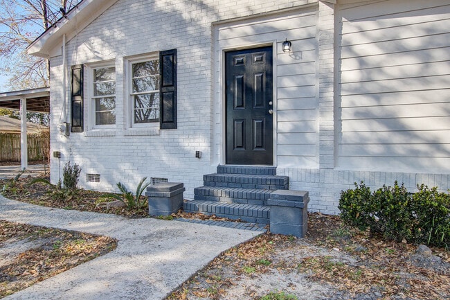 2615 Warm Ave in Charleston, SC - Building Photo - Building Photo