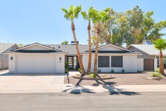 11202 S Shoshoni Dr in Phoenix, AZ - Building Photo - Building Photo