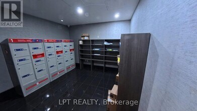 2470 Prince Michael Drive in Oakville, ON - Building Photo - Building Photo