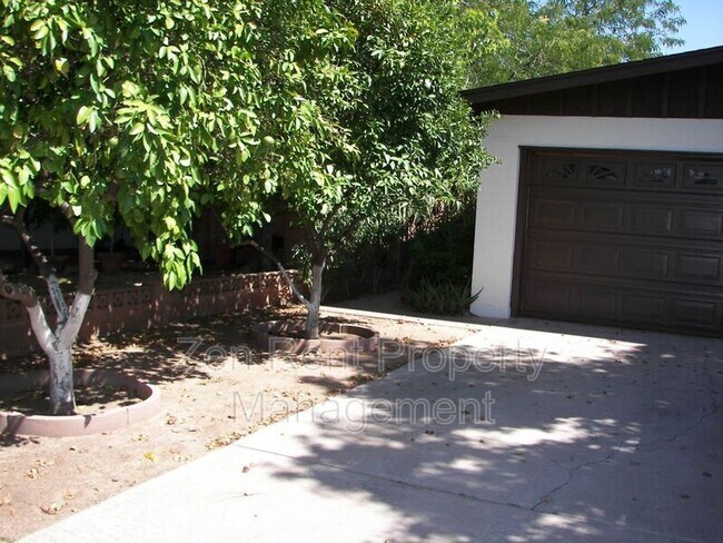 1227 E Concorda Dr in Tempe, AZ - Building Photo - Building Photo