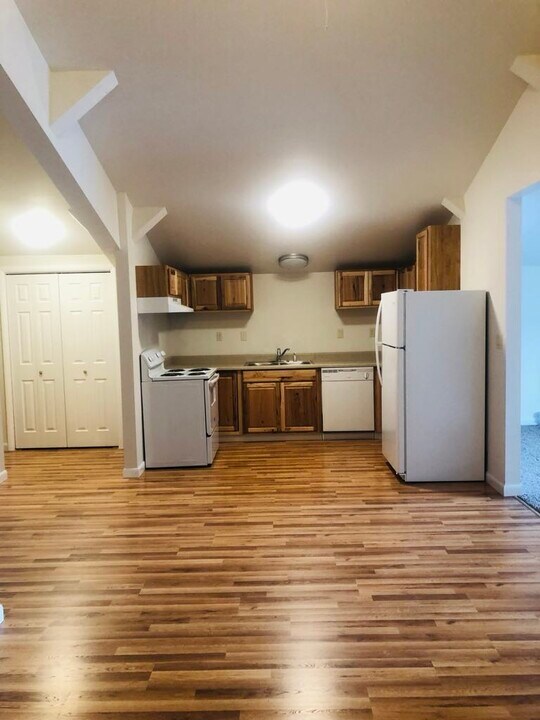 267 Margaret St, Unit 201 in Plattsburgh, NY - Building Photo