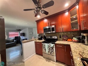 2910 NW 6th Ct in Fort Lauderdale, FL - Foto de edificio - Building Photo