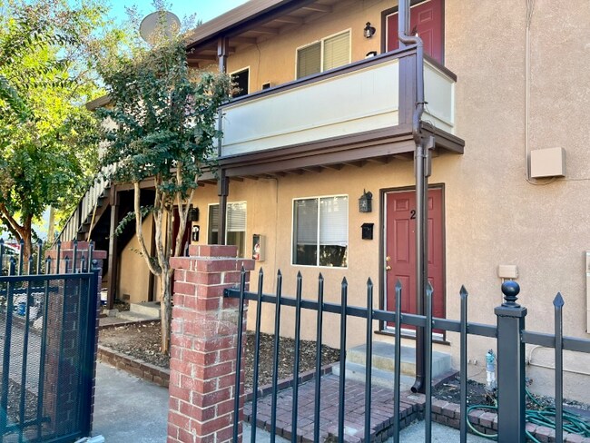 1916 7th St in Sacramento, CA - Building Photo - Building Photo