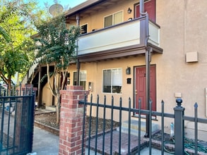 1916-1918 7th St in Sacramento, CA - Foto de edificio - Building Photo