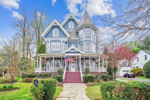 1009 Madison Ln in Falls Church, VA - Building Photo