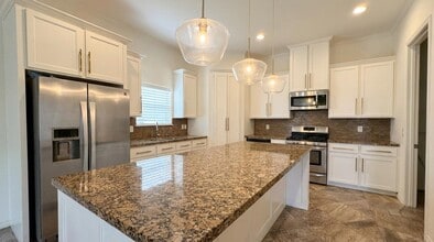 508 Washingtonia Drive in Laredo, TX - Building Photo - Building Photo