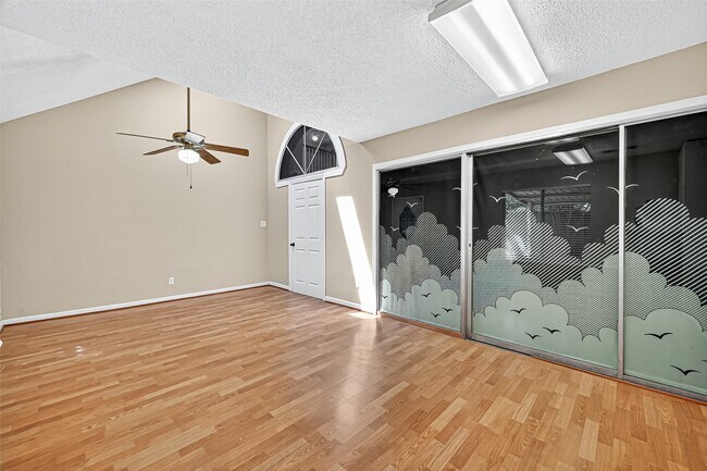 1535 Beaconshire