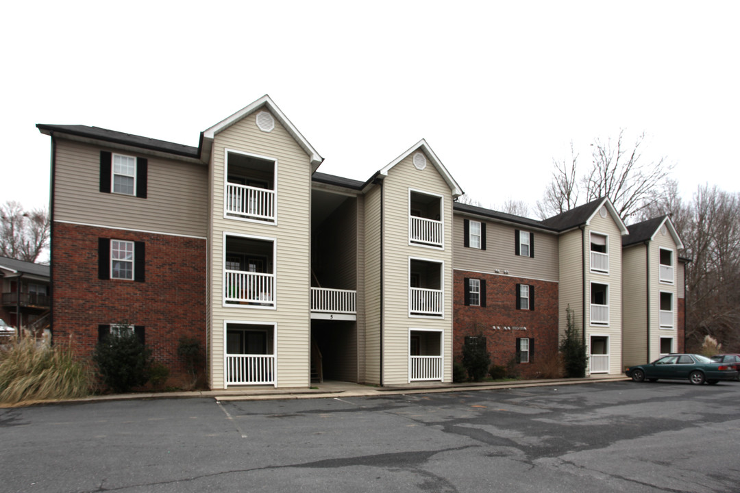 405 Farmer Rd in Asheboro, NC - Building Photo