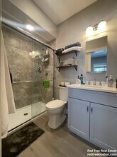 862 Washington St, Unit #3R in Norwood, MA - Foto de edificio - Building Photo