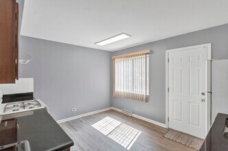 1968 S Chestnut St in Des Plaines, IL - Building Photo - Building Photo