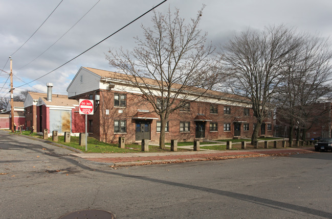 Nelton Court in Hartford, CT - Foto de edificio - Building Photo