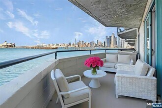 600 Harbor Blvd in Weehawken, NJ - Building Photo - Building Photo