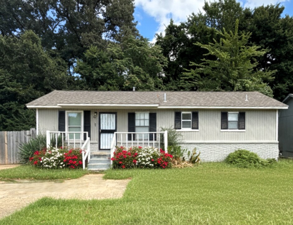 80 Otsego Dr in Memphis, TN - Foto de edificio