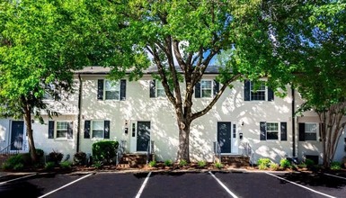 Pinehurst On Providence in Charlotte, NC - Foto de edificio - Building Photo