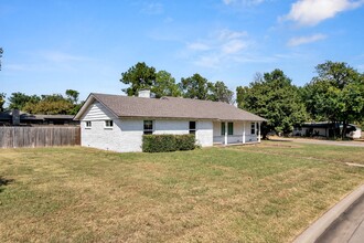 4427 E 49th St in Tulsa, OK - Building Photo - Building Photo