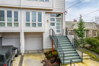 Haight Condominiums in Portland, OR - Building Photo - Building Photo