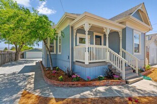 546 Ocean View Ave in Santa Cruz, CA - Building Photo