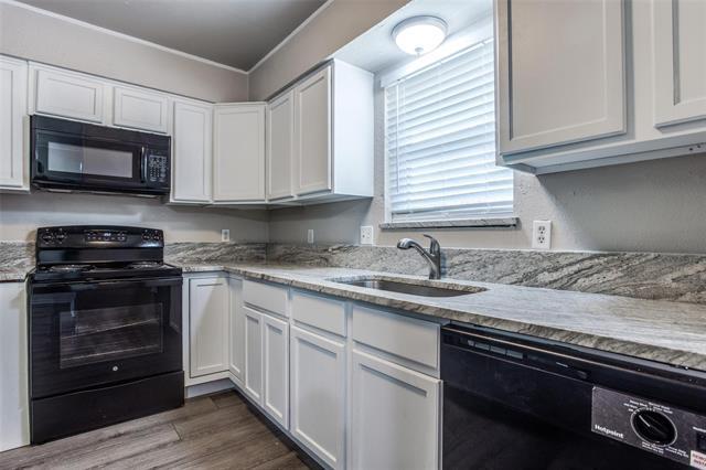 2432 Lakeview Cir in McKinney, TX - Building Photo