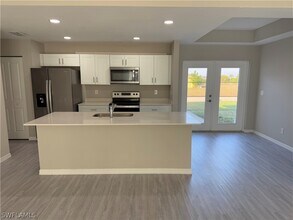 2611 NW 4th Pl in Cape Coral, FL - Building Photo - Building Photo