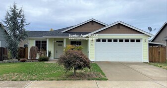 912 Grinnell Ave SW in Orting, WA - Building Photo