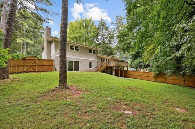 4450 Orleans Ct in Dunwoody, GA - Foto de edificio - Building Photo