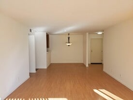 11515 Rochester Ave in Los Angeles, CA - Building Photo