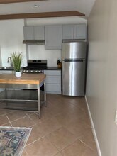 17212 Strathern St in Los Angeles, CA - Building Photo - Building Photo