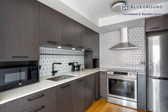 101 E 10th St in New York, NY - Building Photo - Building Photo