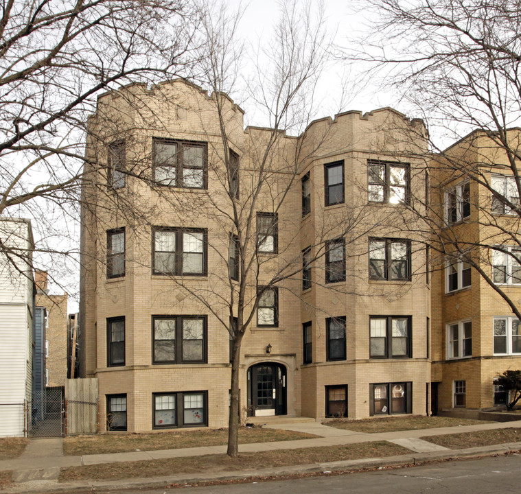 2218-2220 W Granville Ave in Chicago, IL - Building Photo