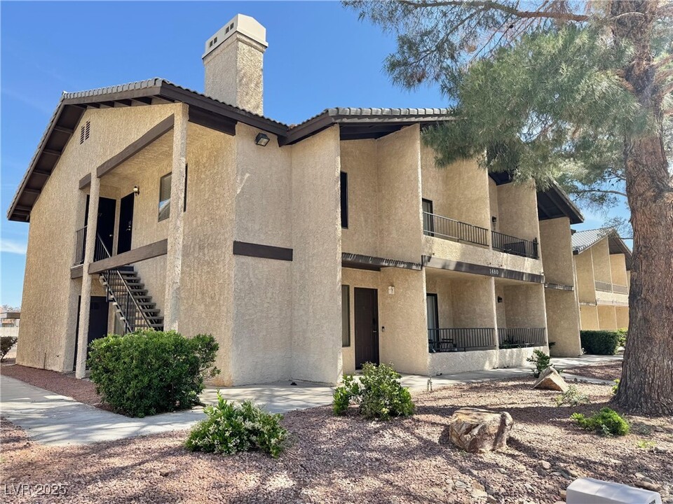 1480 Tamareno Cir in Las Vegas, NV - Building Photo