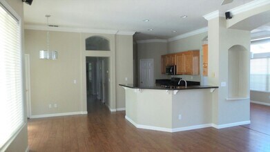 4412 Moreau Ct in Elk Grove, CA - Foto de edificio - Building Photo