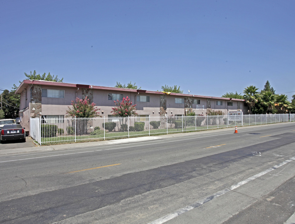 Orange Grove in Sacramento, CA - Building Photo