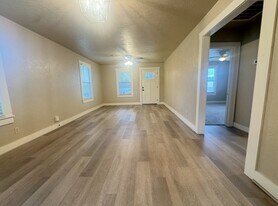 510 W 6th St in Brenham, TX - Building Photo