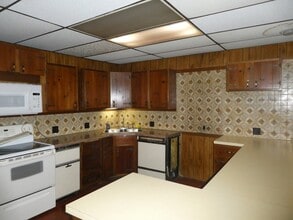 13 N Main St in Middleboro, MA - Building Photo - Building Photo