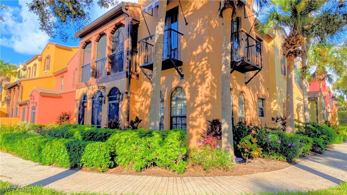 9081 Albion Ln S in Naples, FL - Building Photo